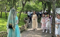 粗大的内捧猛烈进出少妇在线播放